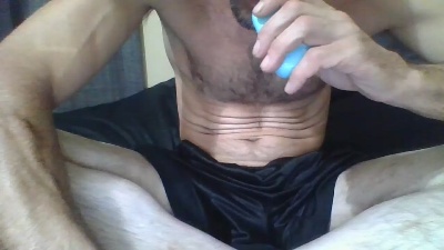 ZILLA402 live cam on Cam4