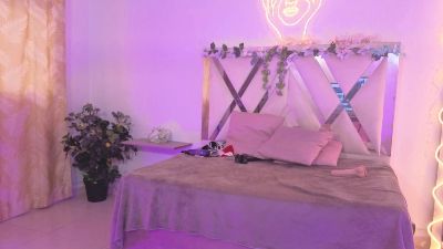 ZURY_TAY live cam on Cam4
