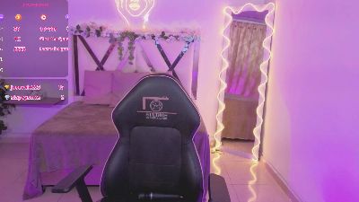 ZURY_TAY live cam on Cam4