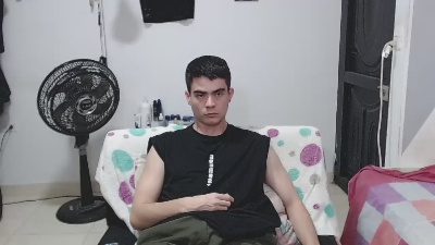 Zac_Efront live cam on Cam4