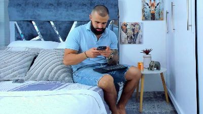 Zack_Froone live cam on Cam4