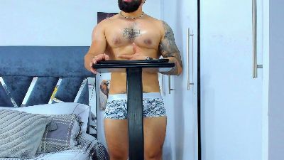 Zack_Froone live cam on Cam4