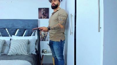 Zack_Froone live cam on Cam4