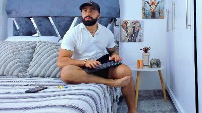 Zack_Froone live cam on Cam4