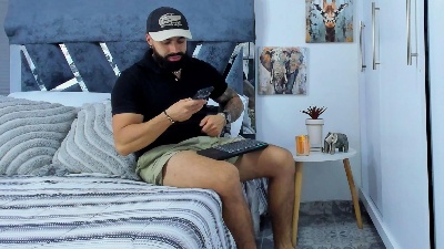 Zack_Froone live cam on Cam4
