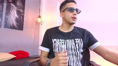 Zack_isback live cam on Cam4