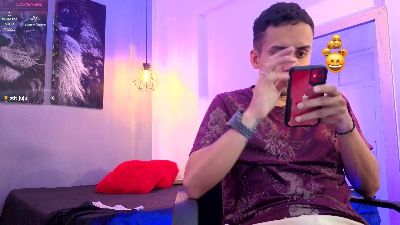 Zack_isback live cam on Cam4