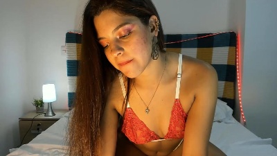 ZafiraKiss live cam on Cam4