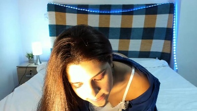 ZafiraKiss live cam on Cam4
