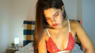 ZafiraKiss live cam on Cam4