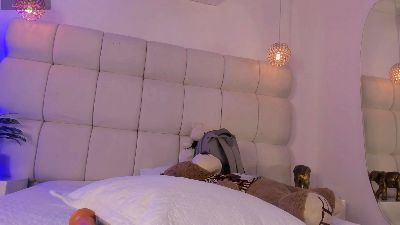 Zafrinna_ live cam on Cam4