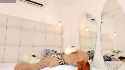 Zafrinna_ live cam on Cam4