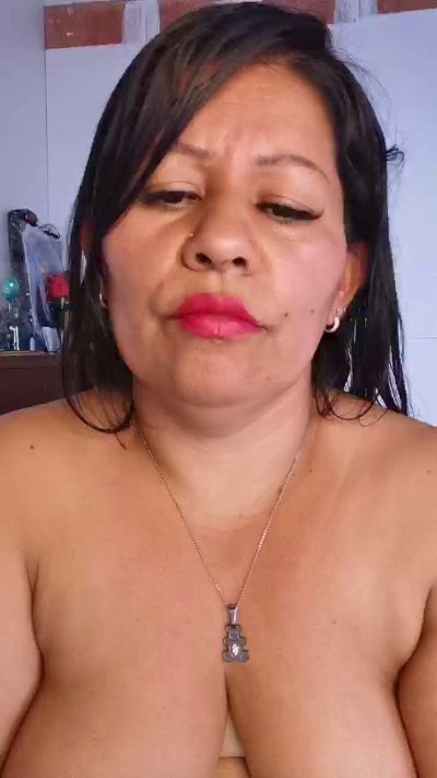 Zahira_Willingx live cam on Cam4