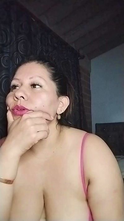 Zahira_Willingx live cam on Cam4