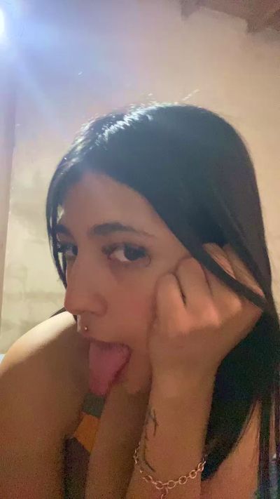 Zaichu32 live cam on Cam4