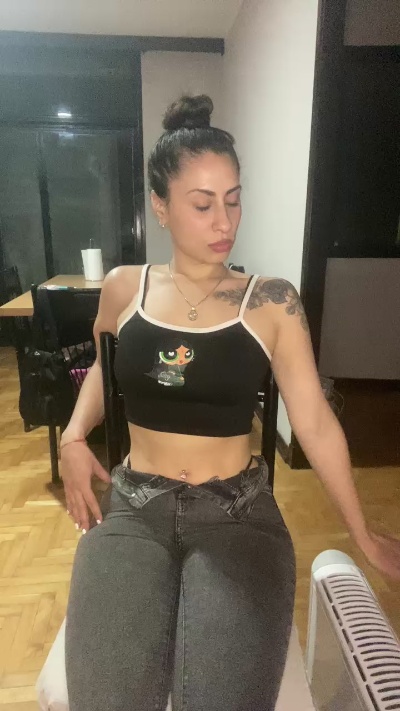 ZairaRey live cam on Cam4