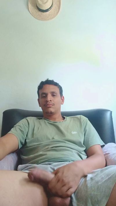 Zakaria01 live cam on Cam4