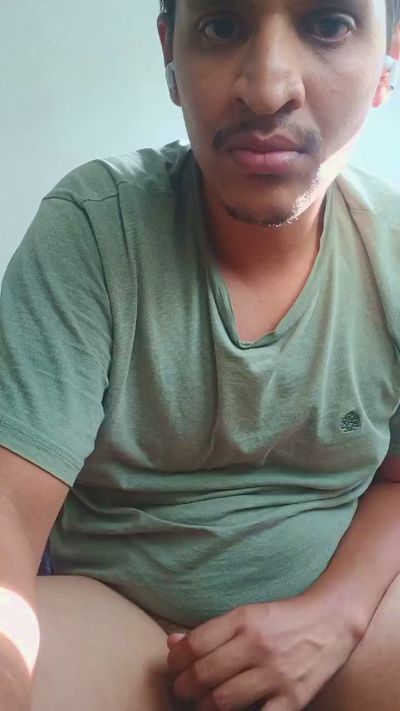 Zakaria01 live cam on Cam4