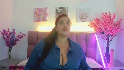 Zalondra02_ live cam on Cam4