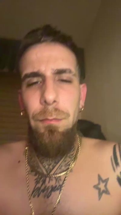 Zamorano22 live cam on Cam4
