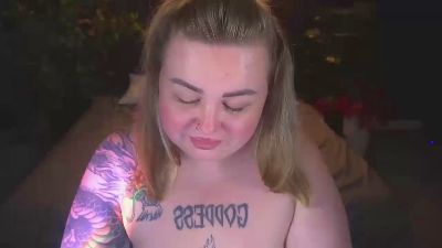 ZaraReignn live cam on Cam4