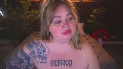 ZaraReignn live cam on Cam4