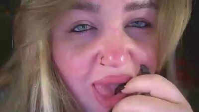 ZaraReignn live cam on Cam4