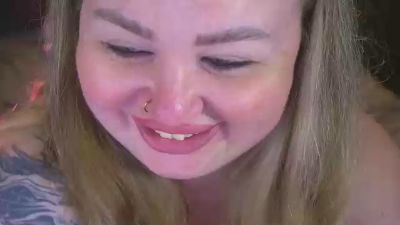 ZaraReignn live cam on Cam4