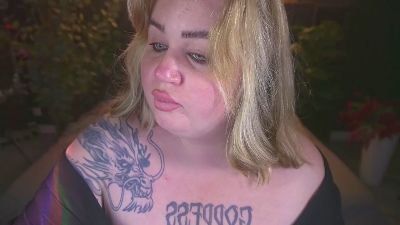 ZaraReignn live cam on Cam4