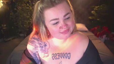 ZaraReignn live cam on Cam4