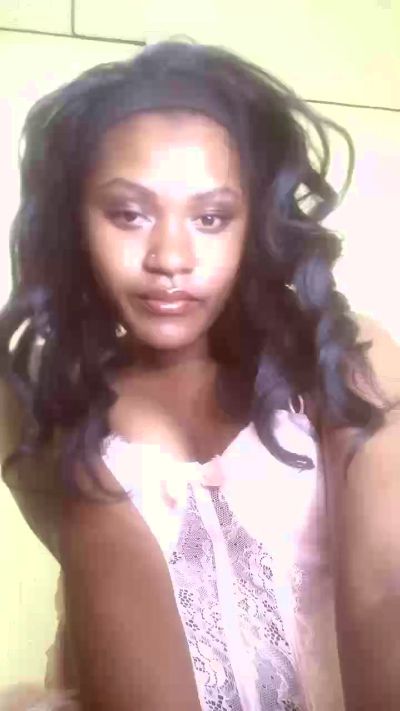 Zazie live cam on Cam4