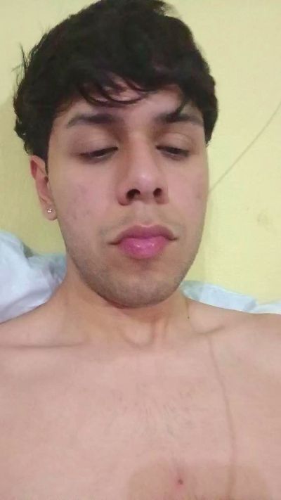 Zekeiel18 live cam on Cam4