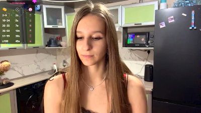 ZelmaMai live cam on Cam4