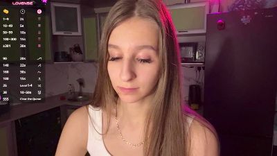 ZelmaMai live cam on Cam4