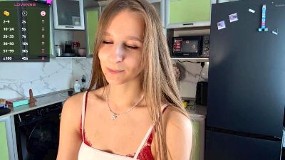 ZelmaMai live cam on Cam4