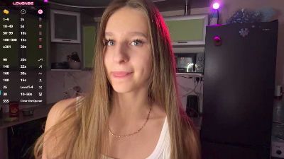 ZelmaMai live cam on Cam4