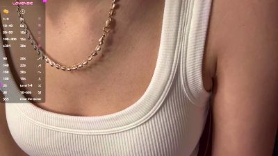 ZelmaMai live cam on Cam4