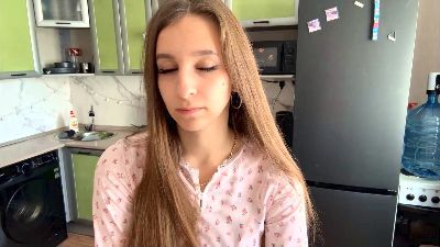 ZelmaMai live cam on Cam4