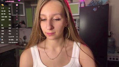 ZelmaMai live cam on Cam4