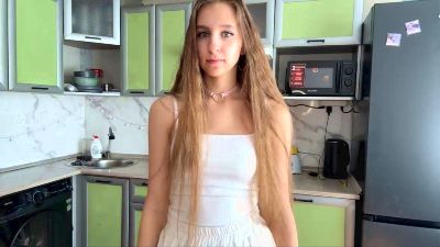 ZelmaMai live cam on Cam4