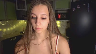 ZelmaMai live cam on Cam4