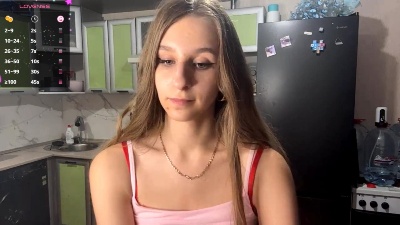 ZelmaMai live cam on Cam4