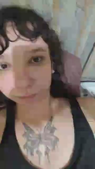 Zendaya2001 live cam on Cam4