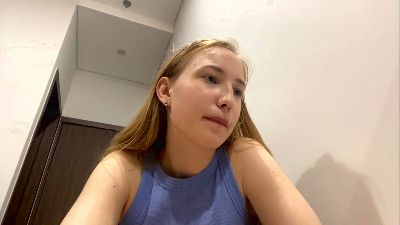 ZenobiaWiderski live cam on Cam4
