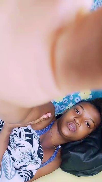 Zeulta live cam on Cam4