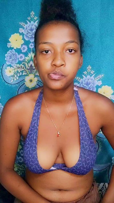 Zeulta live cam on Cam4