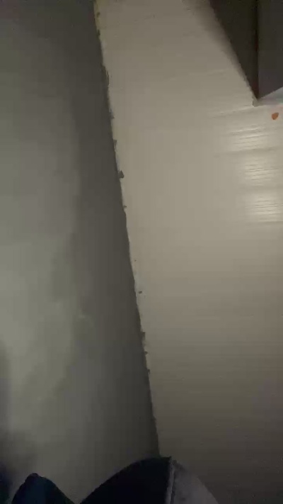 Zeus23 live cam on Cam4