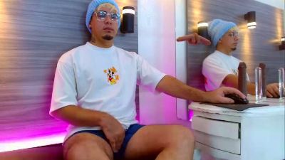ZeusTrys live cam on Cam4