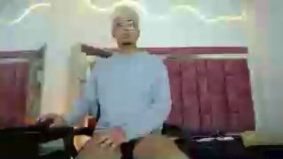ZeusTrys live cam on Cam4
