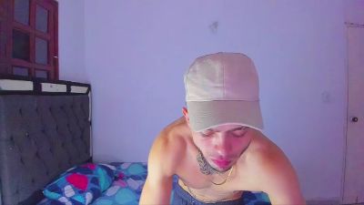 Zeus_Eddy live cam on Cam4